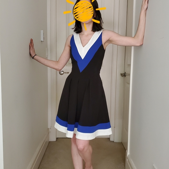 HM | Color-block V-neck Dress w/Pockets - Picture 1 of 3